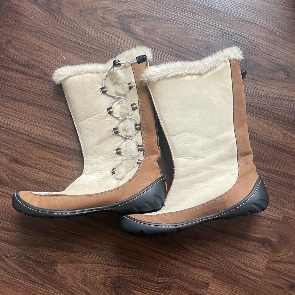 NEW PRIVO Women's Fur-Lined Winter Boots - Cream and Brown